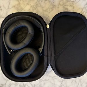 Bose Quiet Comfort noise cancelling headphones